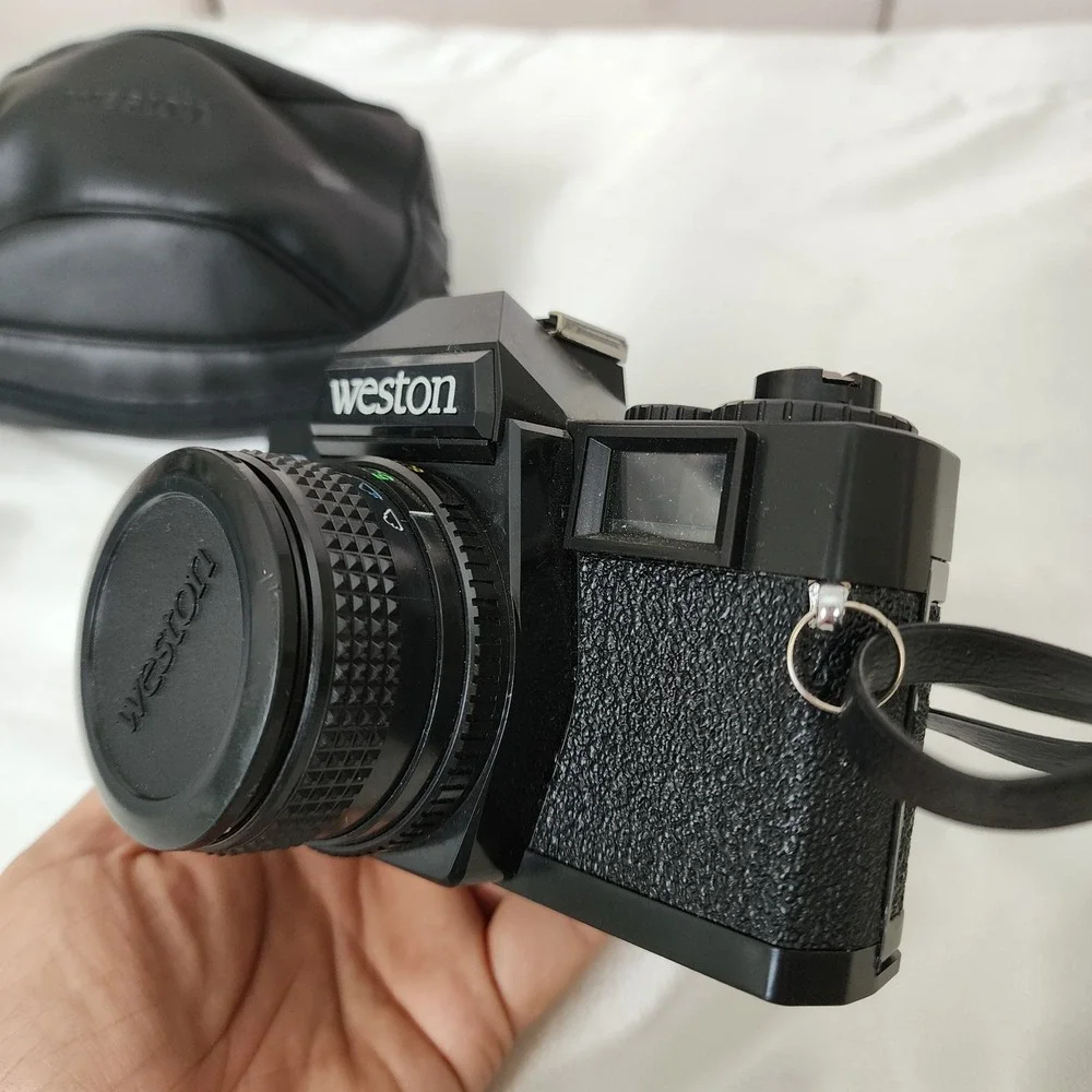 ☘️ Weston WX-7 35mm Film Camera with 50mm f/6.3 Lens and Carrying Case Black